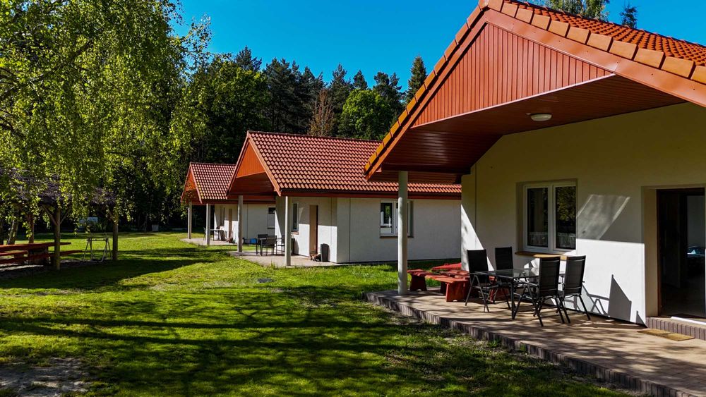 Domki nad jeziorem - teren ogrodzony