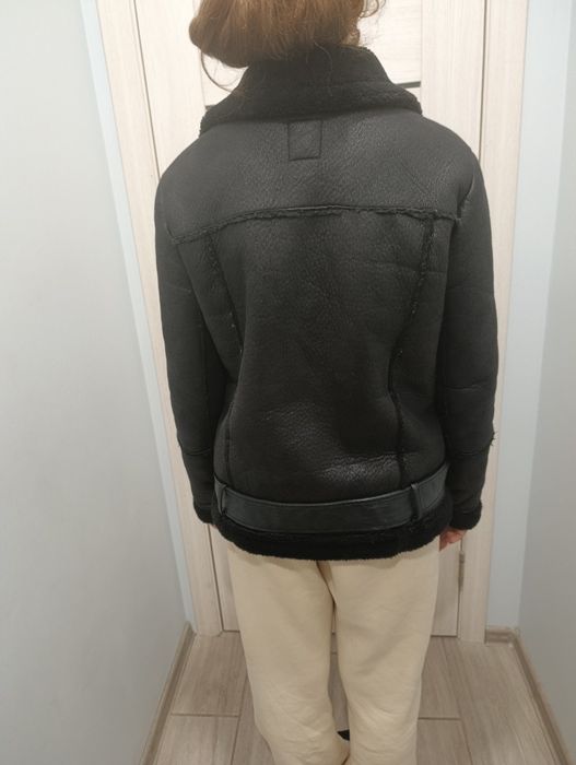 Гарна фірмова дублянка із штучної шкіри виглядає як натуральна