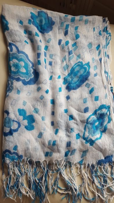 Echarpes várias com padrões