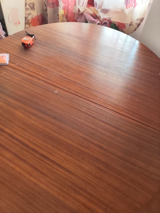 Mesa de Jantar Redonda Extensível em Mogno (Estilo Inglês)