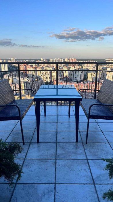 Пентхаус з каміном та терасою. Позняки, Дарницький район, Лівий берег.