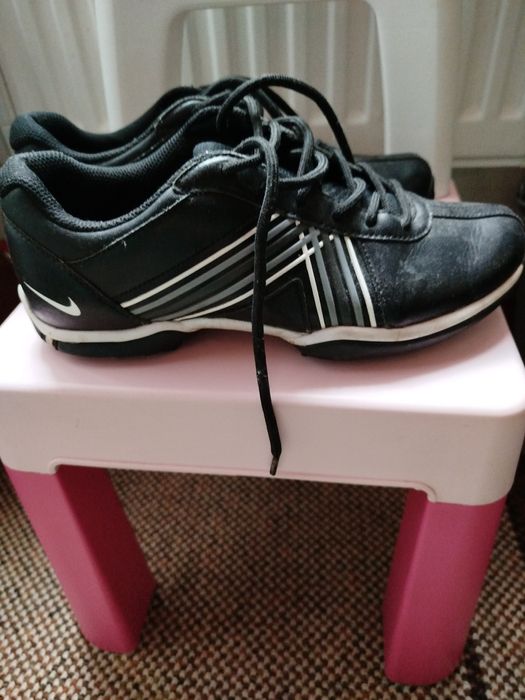 Кросівки шкіряні 37р