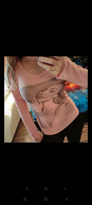 Bluzka  z twarzą kobieca