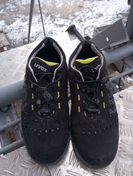 Робочі кросівки увекс 42 розмір б/в  з металевим ніском