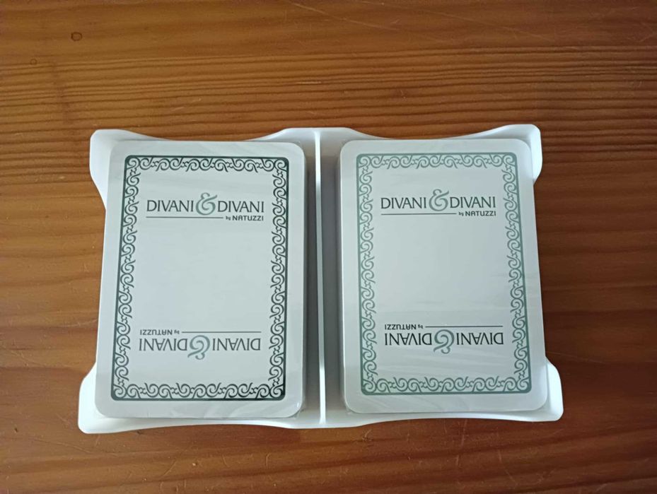 Dois baralhos de cartas