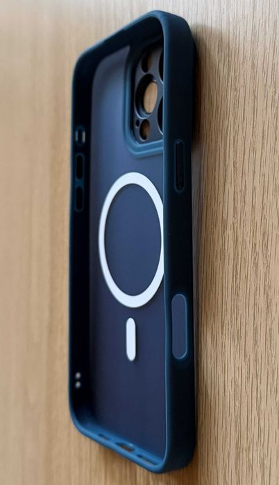 Etui iPhone 16 Pro Max MagSafe z osłoną aparatu półprzezroczyste navy blue