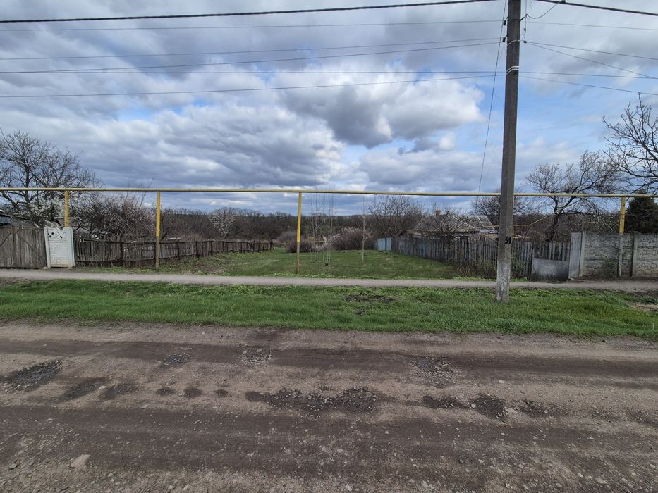 Продаж земельної ділянки на березі водойми