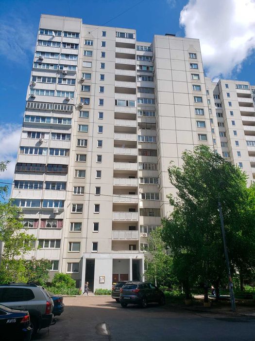 Пулюя 5-Б, Кадетський Гай, поруч Ернста, Севастопільська площа