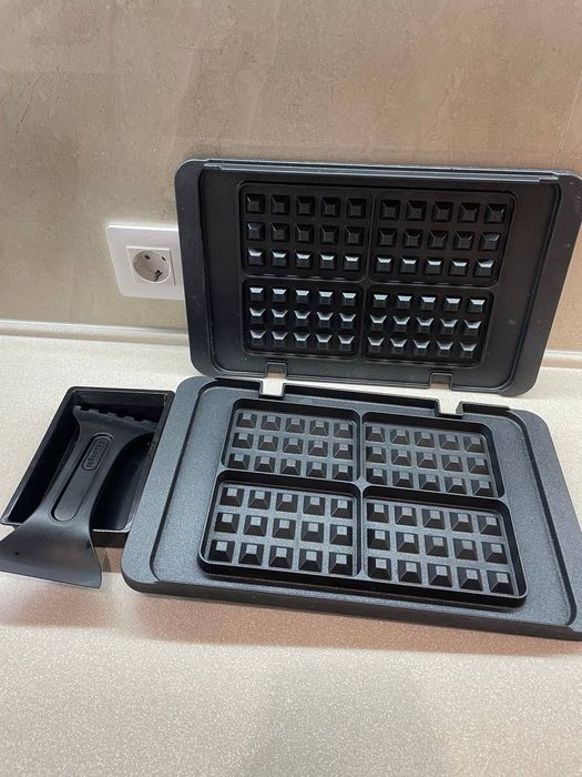 Гриль-барбекю електричний  ,  Delonghi CGH1030D