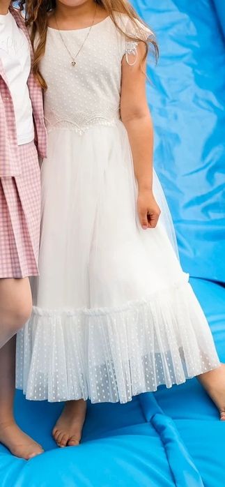 Sukienka 140 cm piekna