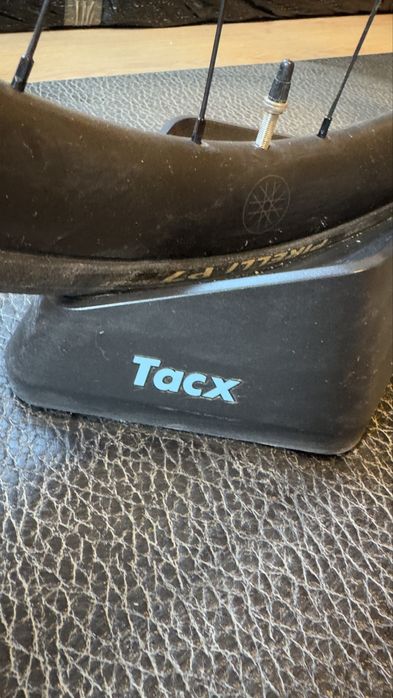 Trenażer  rowerowy Tacx Neo 2T