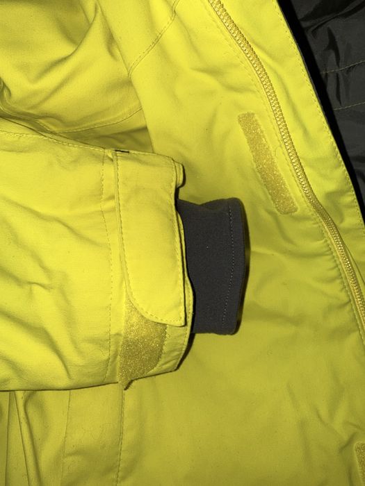 Продам лыжную куртку Solomon