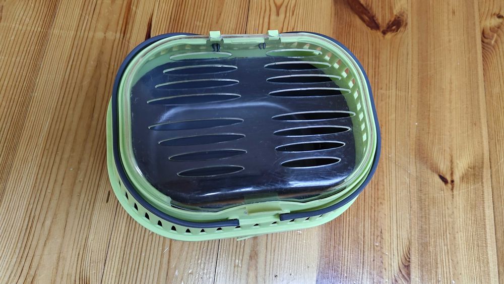 transporter dla gryzoni 22x17x14h. uszkodzony zatrzask