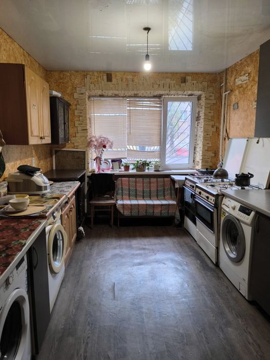 Комната в Коммуне на Адмиральском проспекте