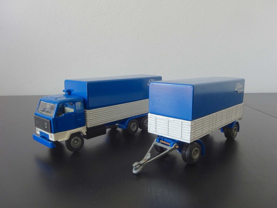 1:50 Tekno Volvo F89 Camião c/Reboque