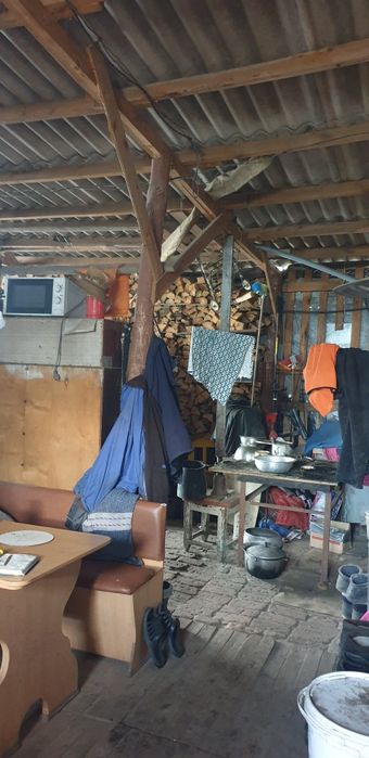 Ділянка 18,5 сот поруч з лісом, пилорама, госп.будівлі,с. Сінгури