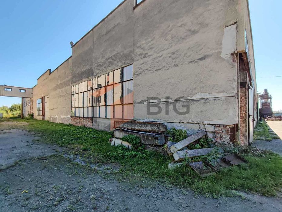 Промислове приміщення 10380 м2 з ремонтом у м. Брошнів