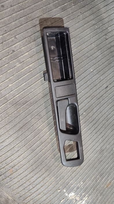 Задня ліва внутрішня дверня ручка БМВ е34