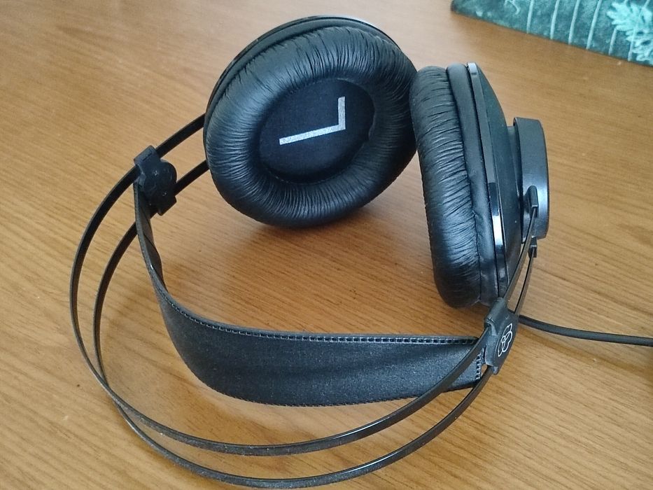 Auscultadores AKG  K52