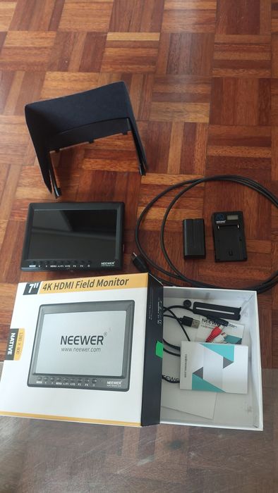 Neewer F100 camera monitor