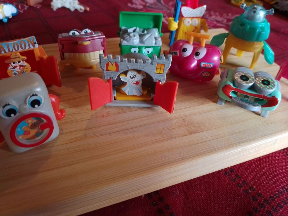 Colecção de 110 brindes do Kinder