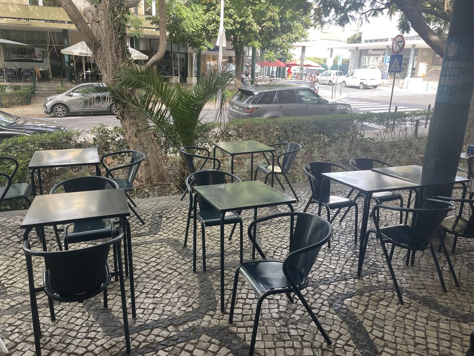 Esplanada - Mesas e Cadeiras