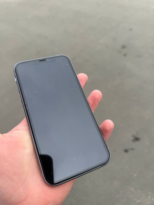 Продам iphone 11 64