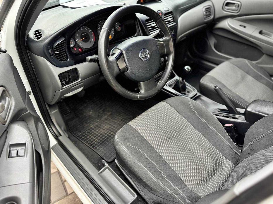 Nissan Almera 2010