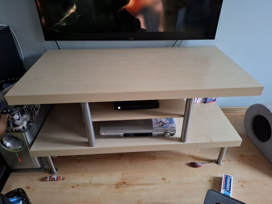 Stolik pod telewizor