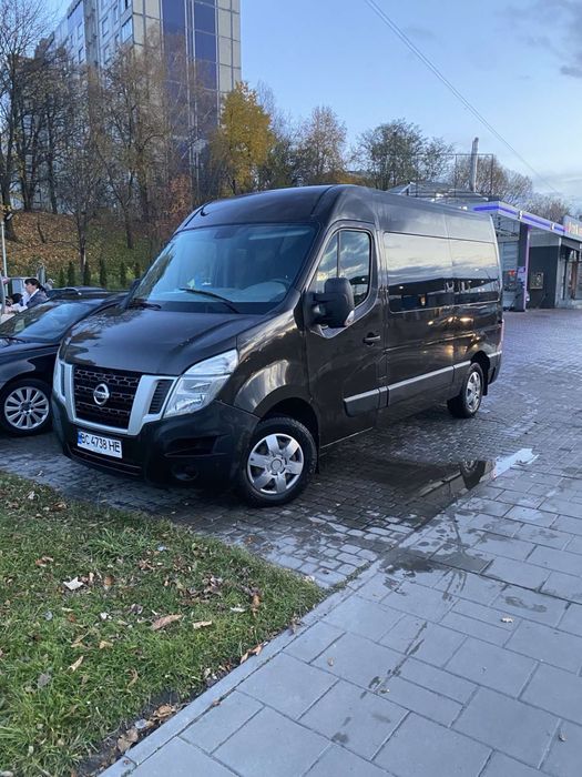 Бус пасажир нісан nv400 8+1