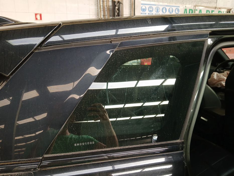 Vidro do painel trás direito LAND ROVER Range Rover Evoque (L538)