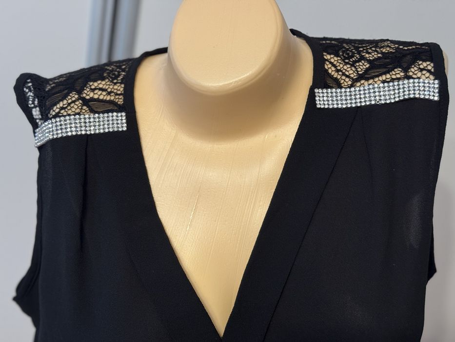 Elegancka czarna bluzka damska
