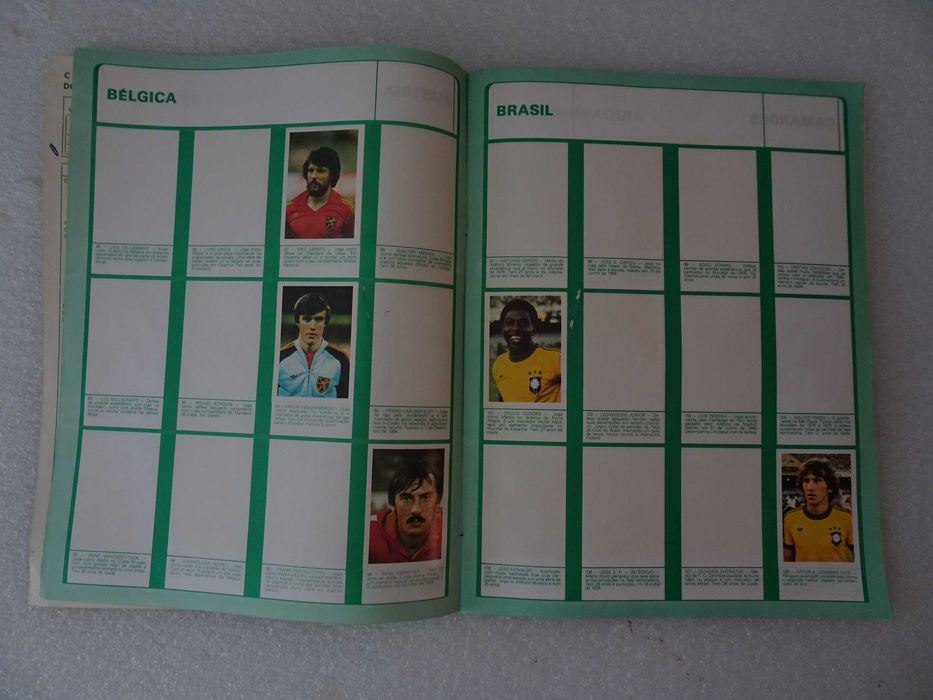 Caderneta de cromos de futebol Mundial de Futebol 82 Disvenda (tem 10)