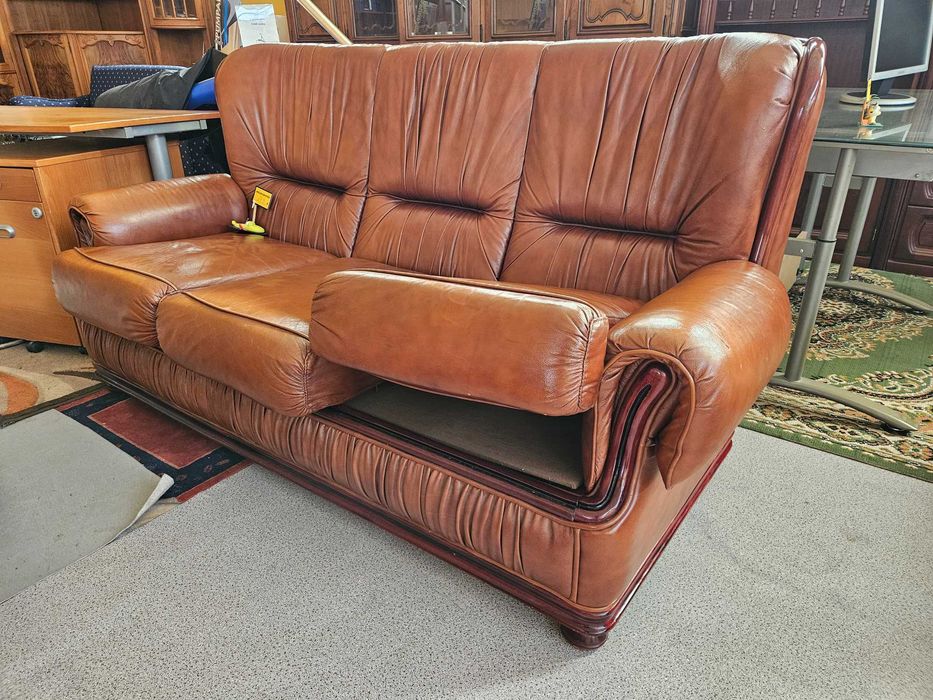 Sofá cama em pele - óptimo estado geral