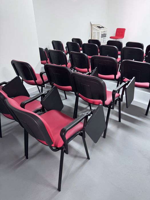 25 cadeiras com palmatoria novas