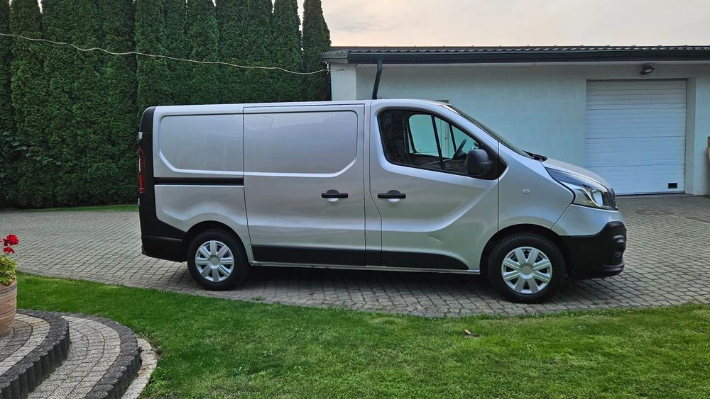Renault TRAFIC 1,6 120KM L1 NAWI KAMERA KLIMA KEYLESS TEMPOMAT HAK