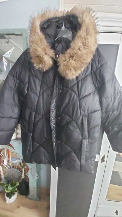 Kurtka pikowana kaptur futerko
