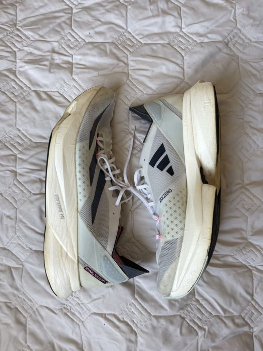 Adidas Adizero Adios Pro 3 сірі кросівки 44 розмір