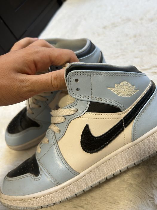 Air Jordan 1 mid ice blue