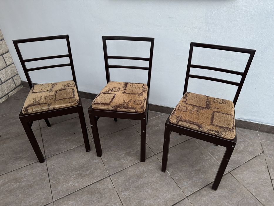 4 krzesła tapicerowane