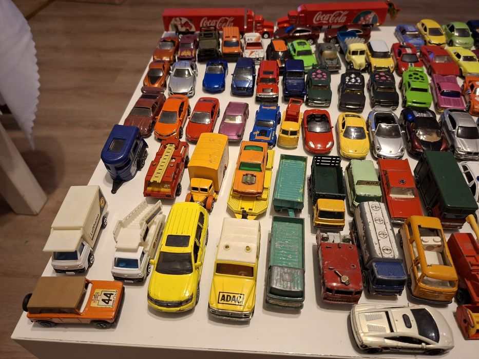 Modele Resoraki Hot wheels Matchbox Siku Welly Lesney  6