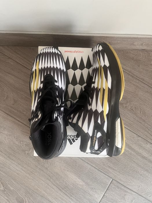 Adidas crazylight boost баскетбольні кросівки