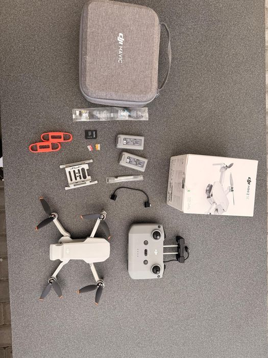 DJI Mini 2 SE ultralekki dron do kamery (poniżej 249 g)
