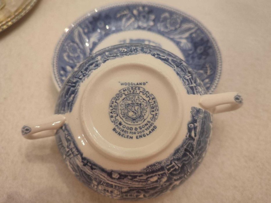 Chávenas de chá de porcelana Vista Alegre.