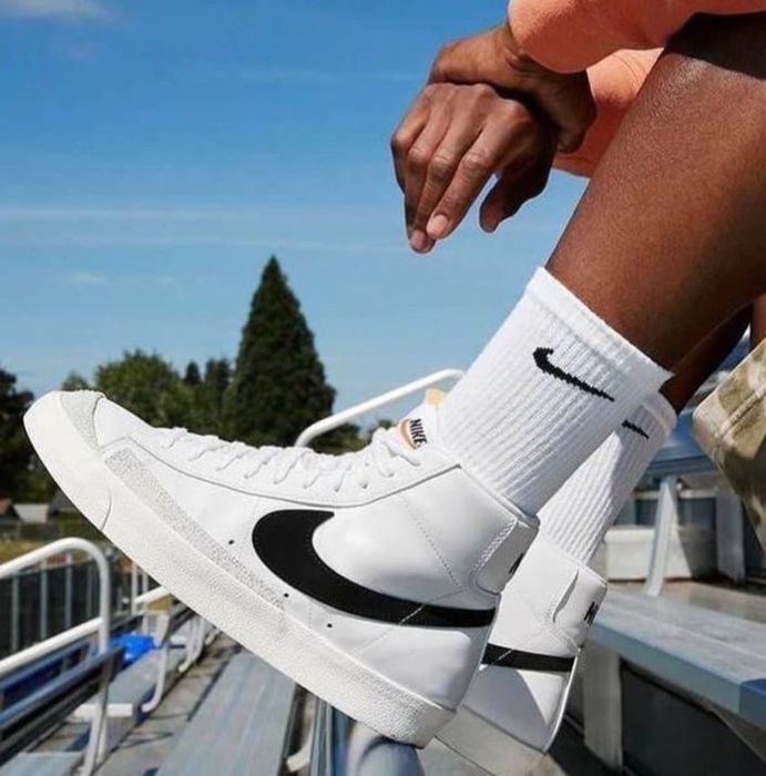 Skarpety Nike długie białe czarne kolorowe