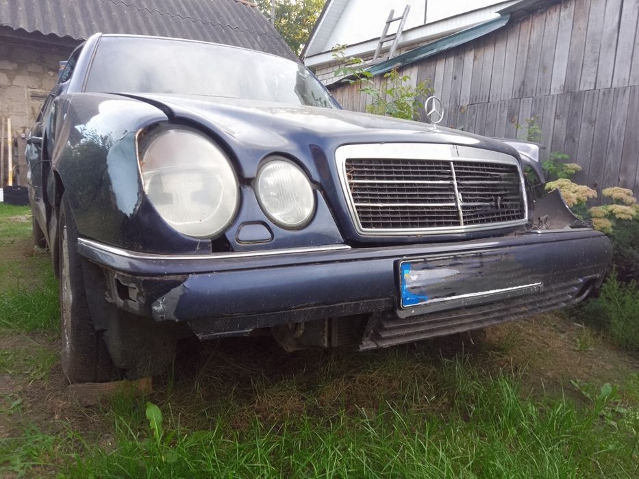 Продам Mercedes w 210 e320 после ДТП