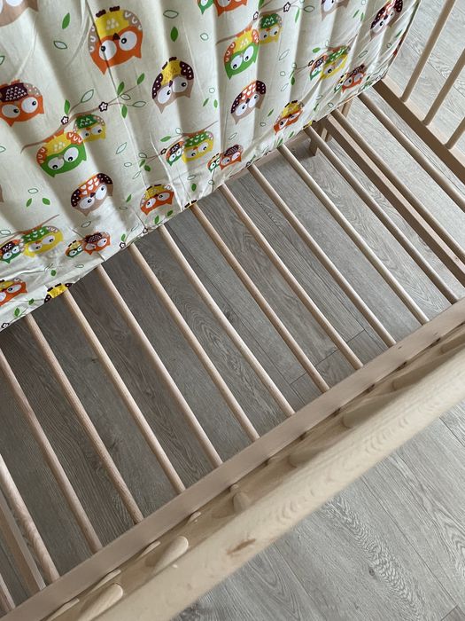 Продам кроватку с маятником и матрас