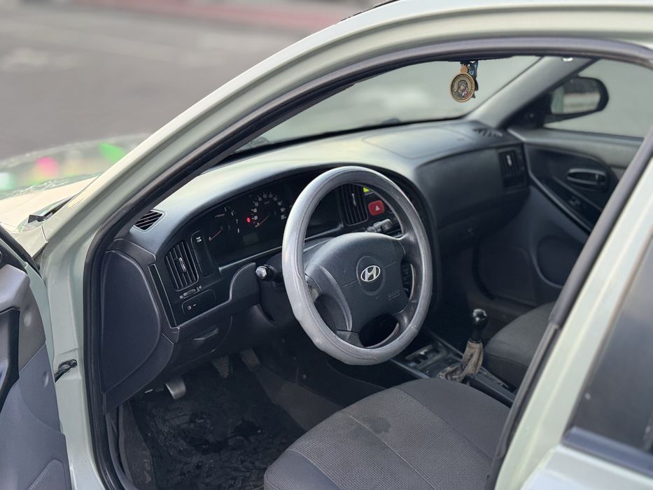 Hyundai Elantra 1.6 бензин