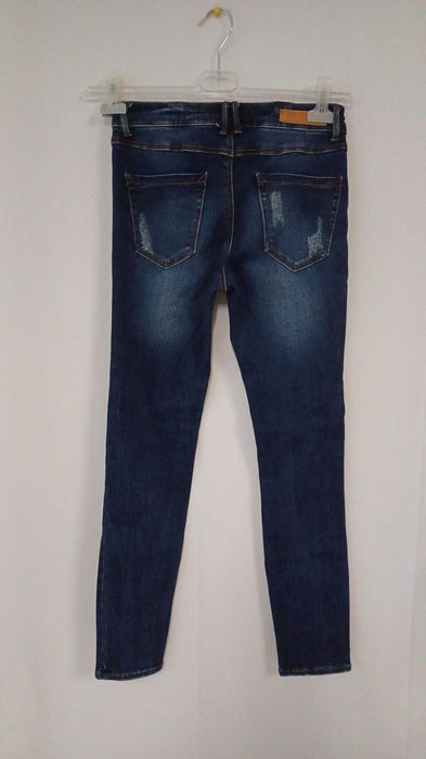 D/185 Spodnie jeans  damskie Stradivarius  r. 36