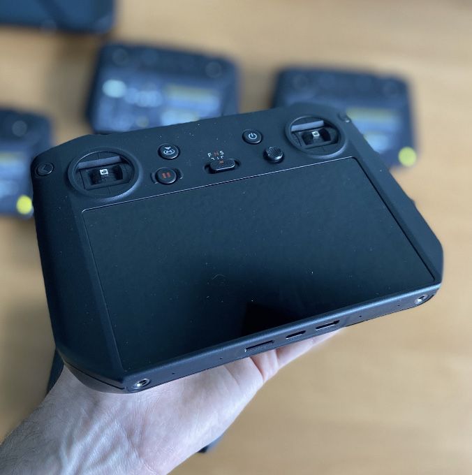Приймаємо вторсировину пульти DJI Mavic 3